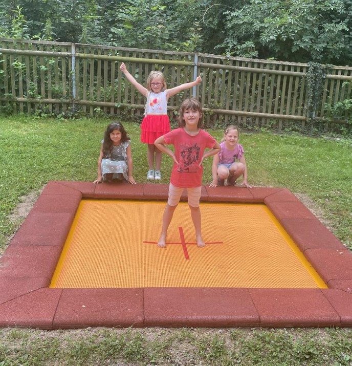 Anschaffung_Bodentrampolin_1 (Kinderhaus Groß und Klein Espenhain)